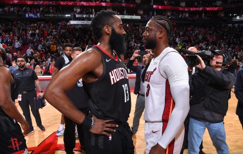 虎扑社区-杜兰特：我不觉得韦德比哈登更有助于夺冠 韦德后两冠出力不多