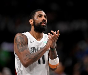 虎扑体育-队记：没有迹象表明欧文会本赛季报销 预计他将在全明星后回归